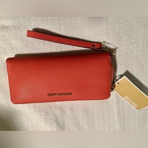 Micheal Kors Travel Continental Wallet NWT